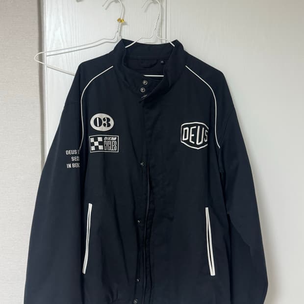 데우스 엑스 마키나 레이싱 자켓