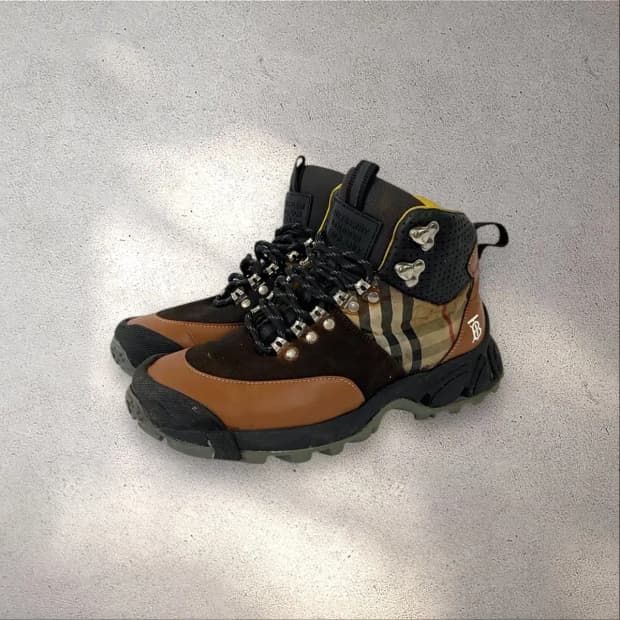 [225-230] 버버리 체크 레더 스웨이드 하이킹 부츠(No.402)