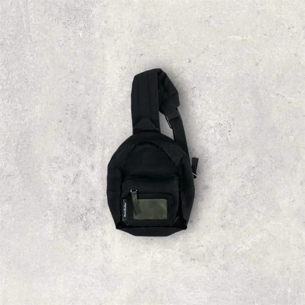 아크네스튜디오 미니 바디백(B274)