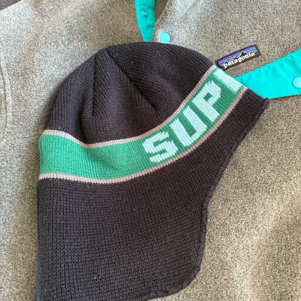 슈프림 이어플랩 비니 네이비 23fw