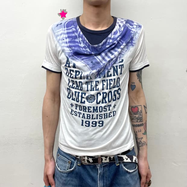 Blue scarf trong freu layered T-shirt 