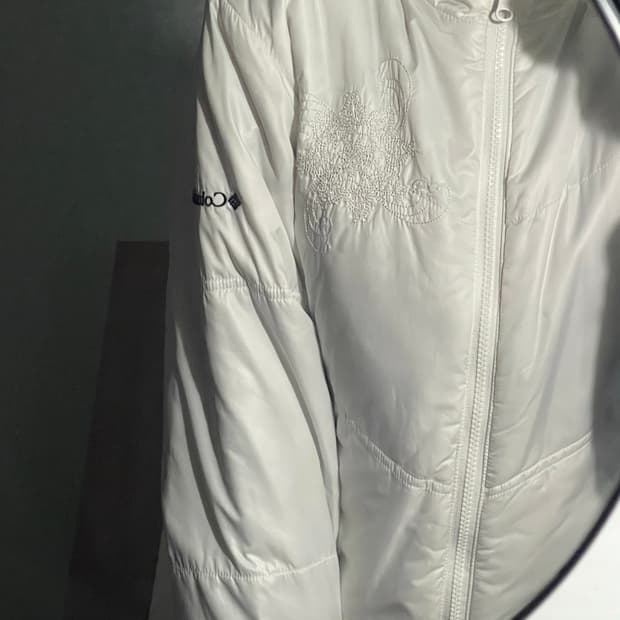 컬럼비아 흰색 점퍼