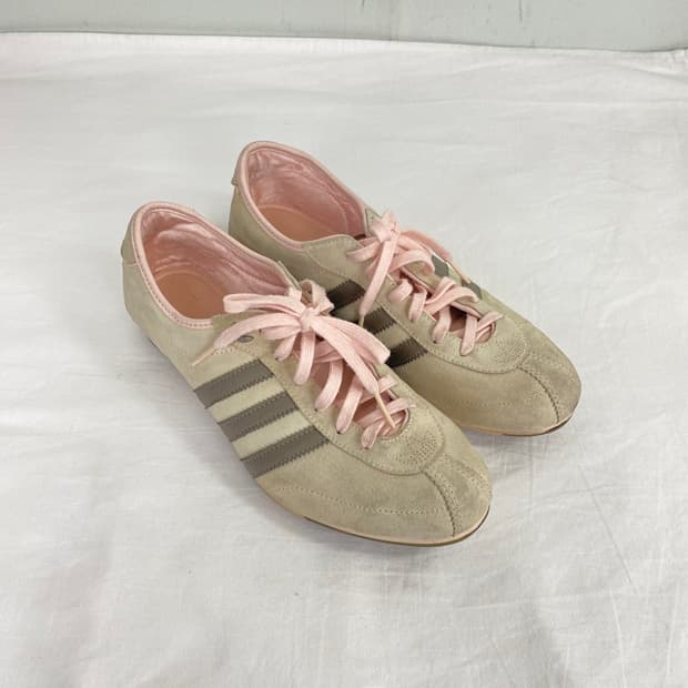 아디다스 발레코어 스웨이드 스니커즈 240