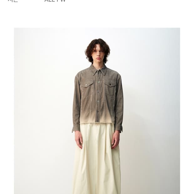 쿠어 그라데이션 프린티드 크롭 셔츠 (투톤그레이) coor