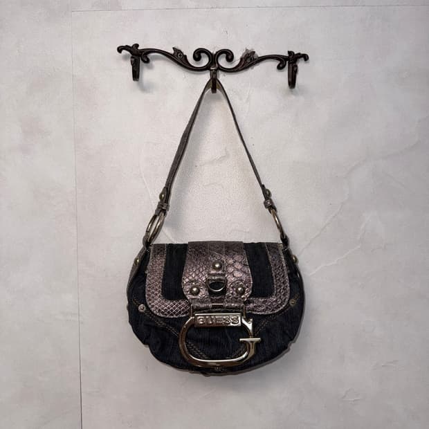 GUESS denim stitch python buckle 숄더백