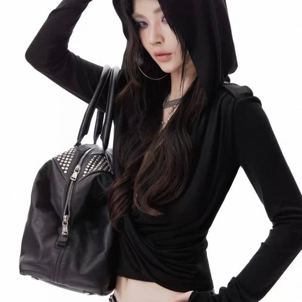 detail hood t-shirt