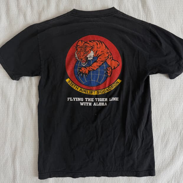 빈티지 차콜 티셔츠