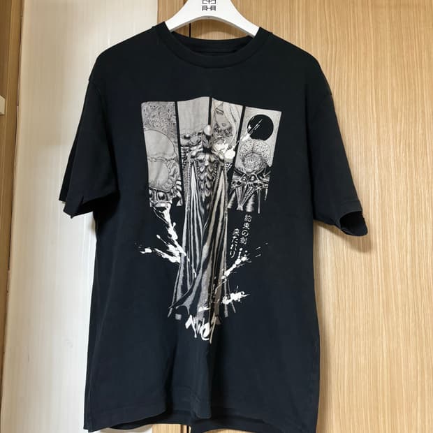 유니클로 베르세르크 UT L