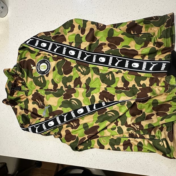 베이프x퓨마 져지 집업