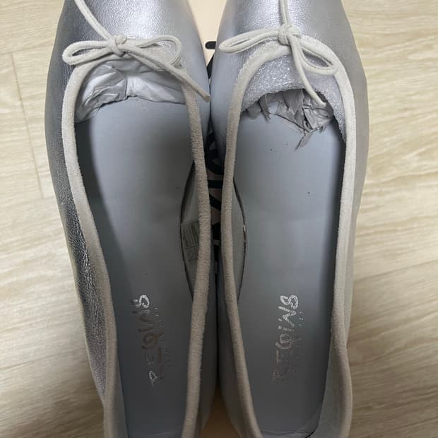 흐꺙 플랫슈즈 실버 37사이즈