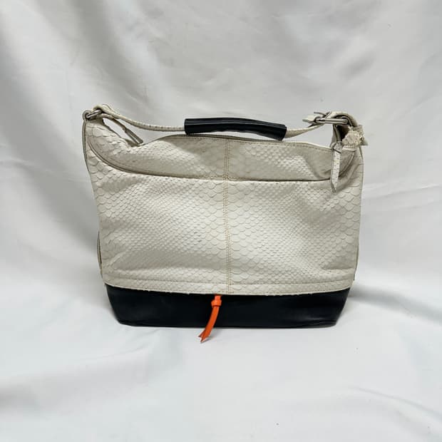 다이앤 본 퍼스텐버그 파이톤 맨디 백