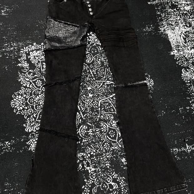 The space between us pants M