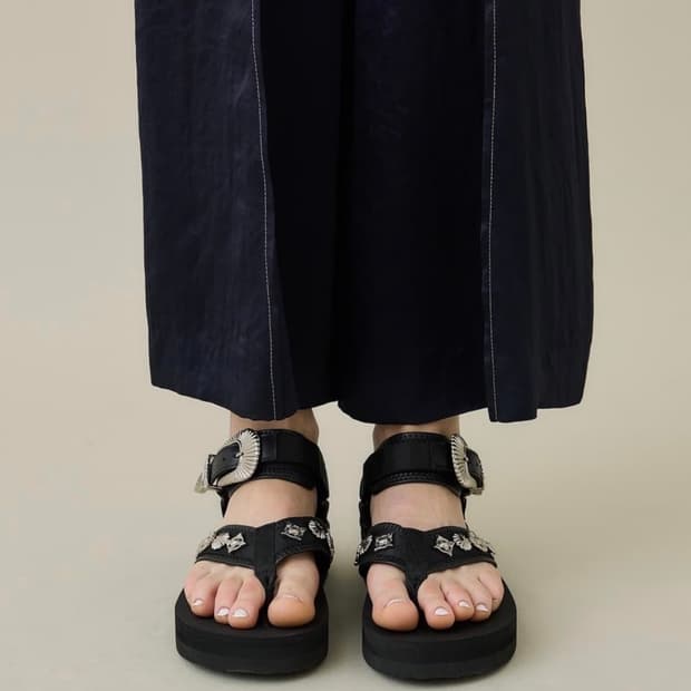 토가 X 수이코크 토노 샌들