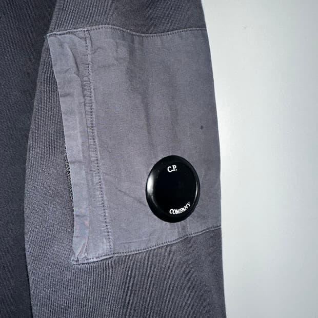 c.p.company 맨투맨