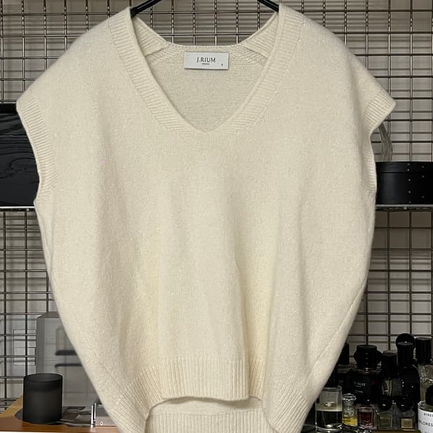 Jrium 제이리움 울 폭스 브이넥 베스트 아이보리 S사이즈