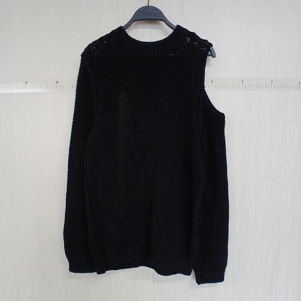 THEOPEN Product 블랙 컷아웃 니트 스웨터