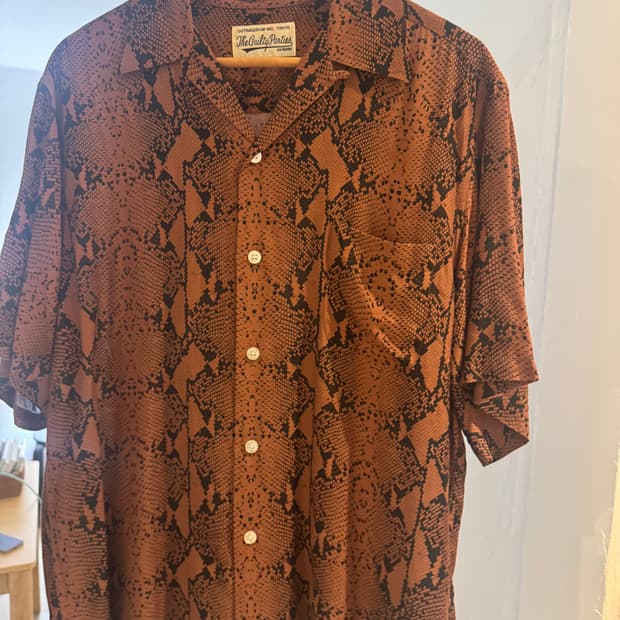 와코마리어 셔츠