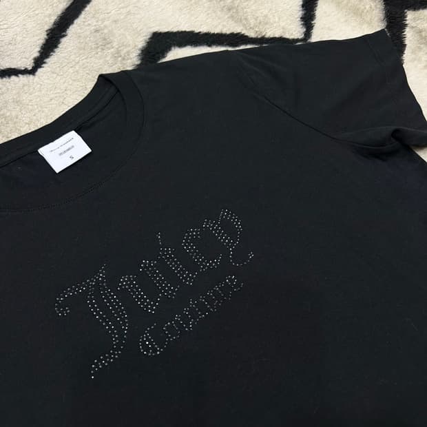 [S]쥬시꾸뛰르 큐빅 반팔/블랙