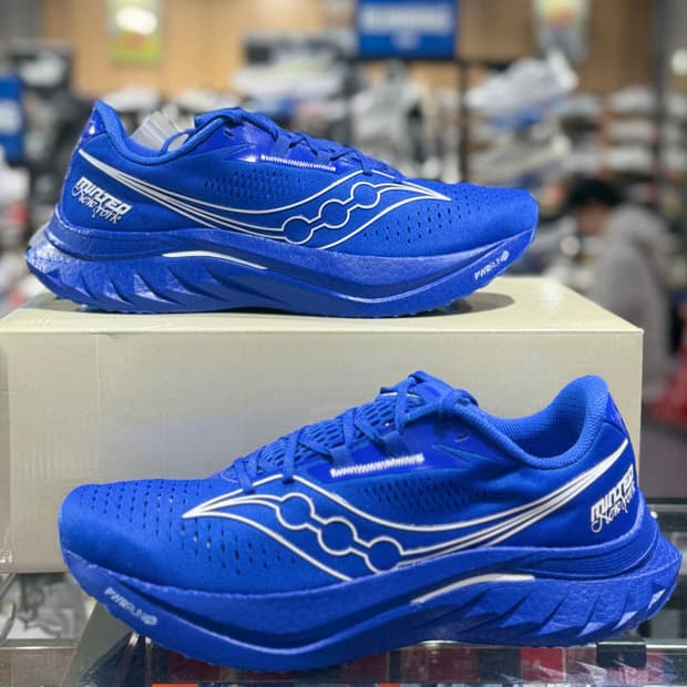 [새제품] 써코니 x 민티드 뉴욕 엔돌핀 스피드 4(225 size)