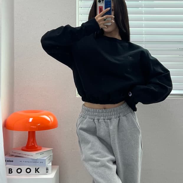 (WOMEN)챔피온 크롭 맨투맨-M1419