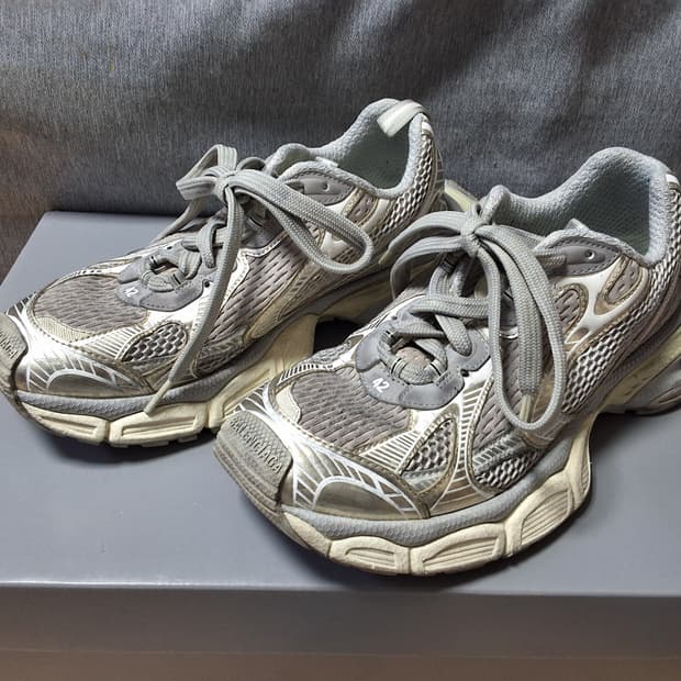 발렌시아가 3xl 스니커즈 에그쉘 42