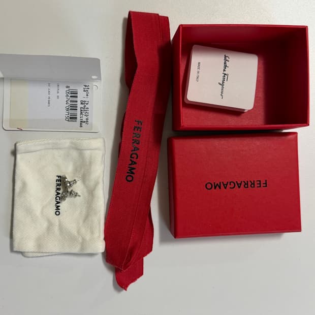 [페라가모] 간치니 크리스털 이어링 (S)