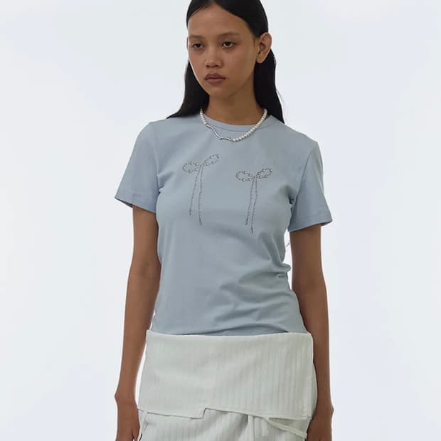 밀로우먼 펄 리본 티셔츠 [파우더 블루]