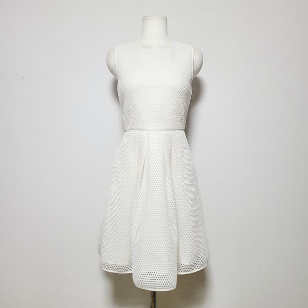 버버리 펀칭레이스 플레어 원피스 (55) 상태최상