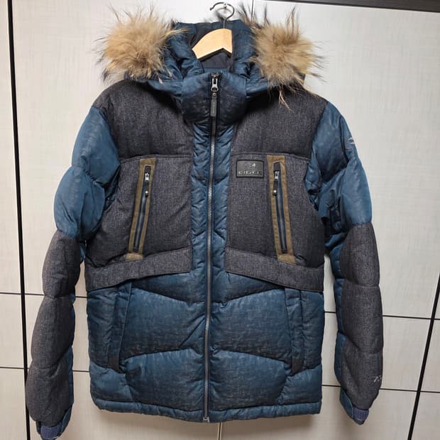 아이더(EIDER) 후드 퍼 패딩 블루