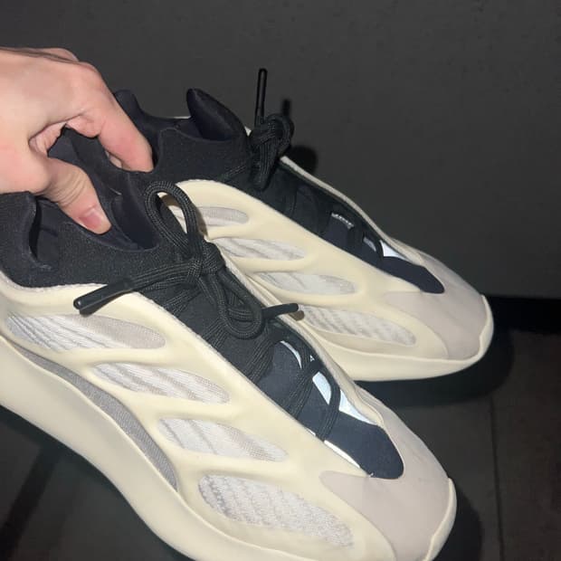 이지 700 v3 아자엘 