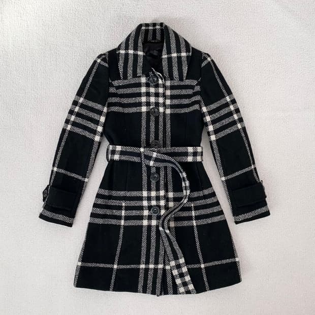 클래식 블랙x화이트 슬림핏 벨트 코트