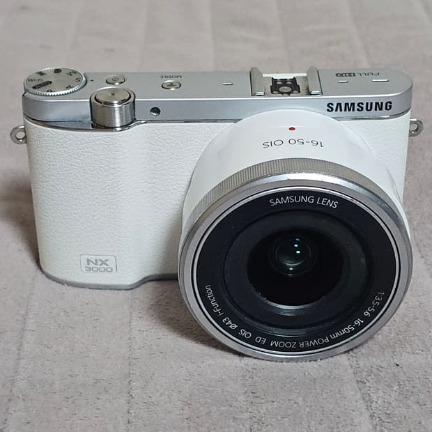 삼성 NX3000 미러리스 카메라