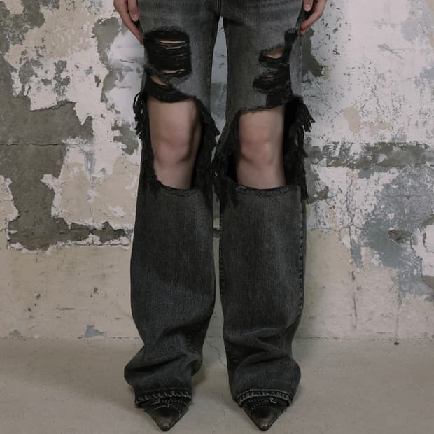 보헤미안서울 DISTRESSED DEEP GRAY JEANS