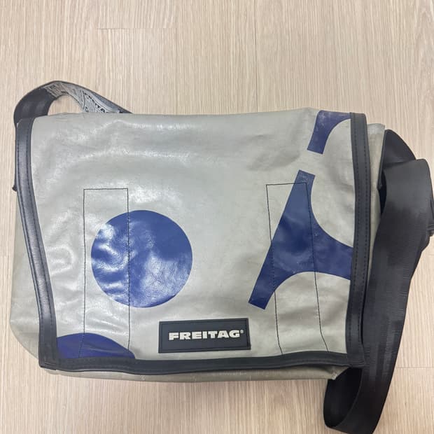 프라이탁 덱스터 가방 팝니다.