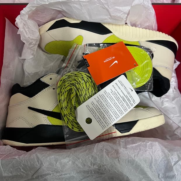 나이키스캇점프맨TR 275판매해요