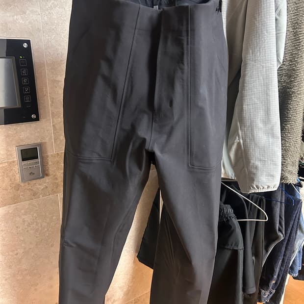 아크테릭스 베일런스(Veilance) 다이오드 MX 팬츠 32 판매합니다