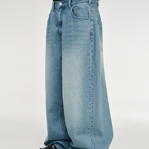 [새상품]시그니처 벌룬핏 커브드 데님 팬츠 라이트블루 XL사이즈