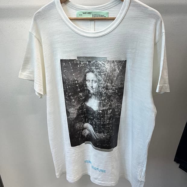 105) 오프화이트 흑백 모나리자 반팔티 