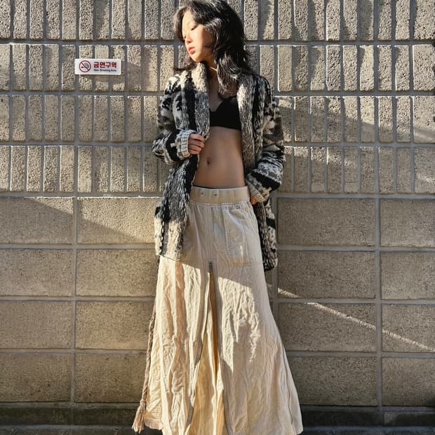 고아 멀티버튼 아이보리 밴딩 롱 스커트