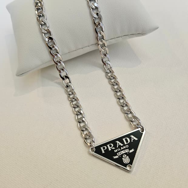 프라다 업사이클링 굵은체인 목걸이