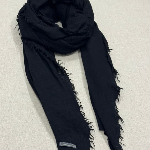 팔리에로 사르티 울실크 블랙 대형 머플러