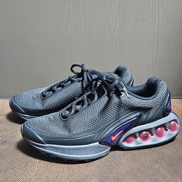 나이키 에어맥스 DN 블랙 색상 250mm