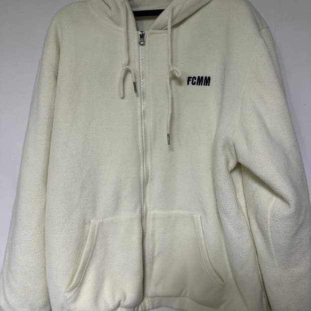 FCMM의 따뜻하고 부드러운 후리스 후드집업