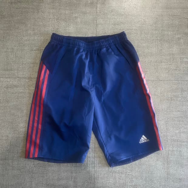 Adidas 아디다스 올드스쿨스트릿 사이드삼선 하프팬츠반바지