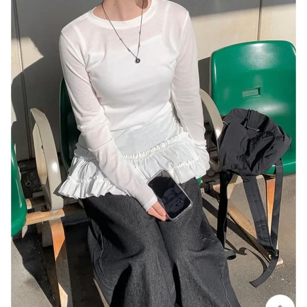 애니원모어 레이어드 프릴 티셔츠