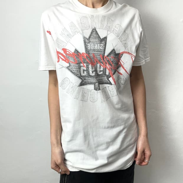 DSQUARED2 Maple Leaf Distressed Graphic 