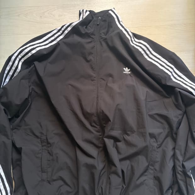 아디다스 아딜레니움 시즌1 트랙탑 xxl 팝니다