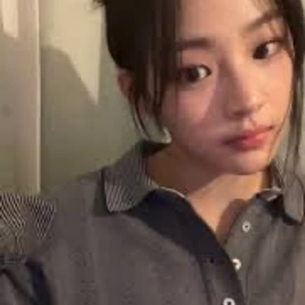 NOAH 카라 롱슬리브 [XL] (뉴진스 민지 착용)