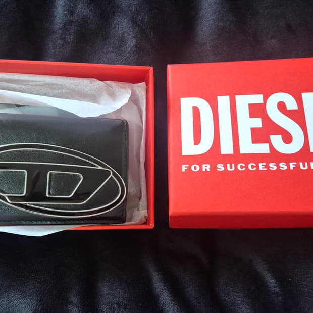 디젤 1DR 트라이폴드 반지갑 판매합니다