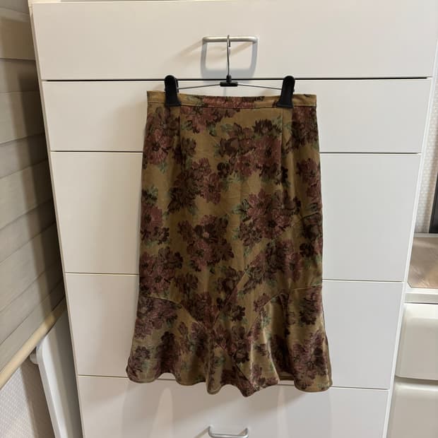 브라운 플라워 스웨이드st 벨벳 스커트 38사이즈